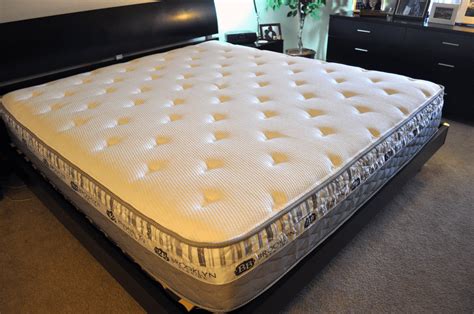 Easy online ordering with free shipping + returns on mattresses, pillows, sheets, and foundations. 145,000 Reasons Mattress Factories are Sexier than you ...