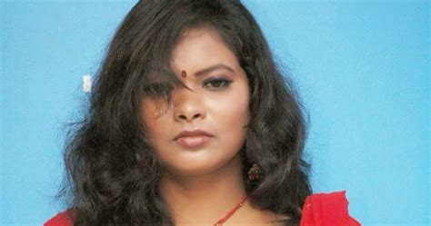 Unsatisifed Cheating House Wife Kerala Busty Aunty Actress Sheela Red