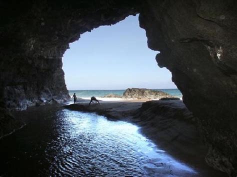 Hiking To These Aboveground Caves In Hawaii Will Give You