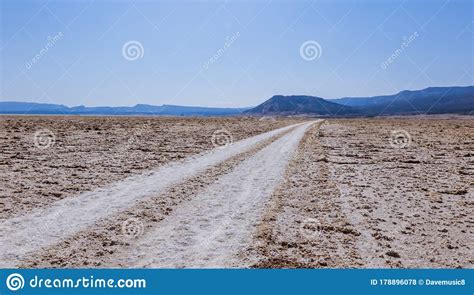 Road Way To The Lake Assal Djibouti Stock Photo Image Of Lowest