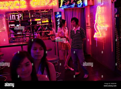Thai Bar Girls Stockfotos And Thai Bar Girls Bilder Alamy
