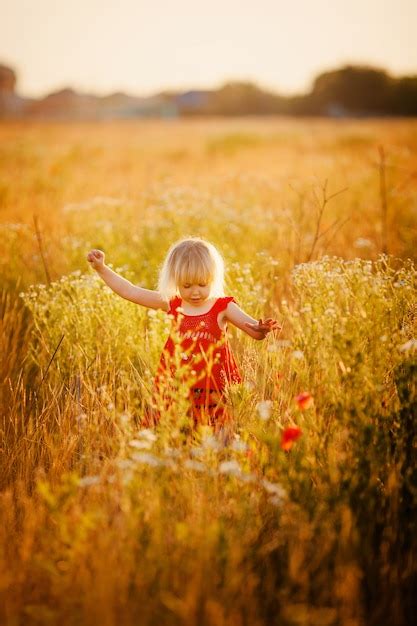 Premium Photo Little Girl On The Meadow