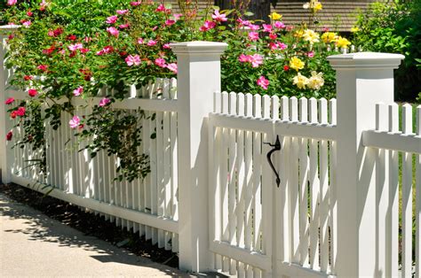 Custom Vinyl Fencing The Perfect Solution For A Unique Look Certified Fencing