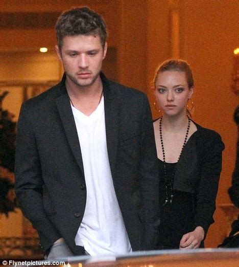 Dirty Hollywood Ryan Phillippe Gets Very Cosy With An Amanda Seyfried