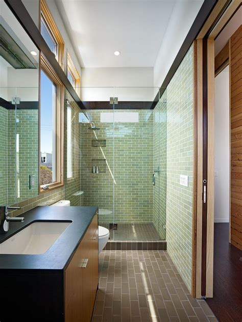Is there a better way of arranging this bathroom (without changing anything structural)? Narrow-ensuite-ideas-bathroom-contemporary-with-black ...
