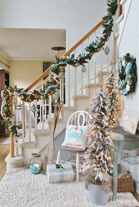 Whether you are just getting started with your design or are just looking for the finishing touches, you fill find inspirational decor ideas to create the bathroom of your dreams. 55 Attractive and Beautiful Christmas Coastal Theme ...