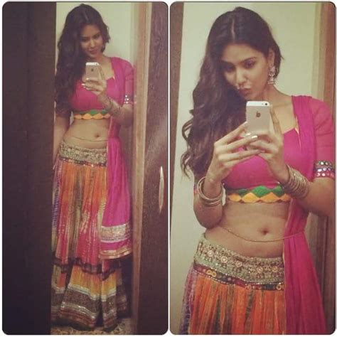 Top Sexiest Pictures Of Sonam Bajwa Hot Navel Cleavage Photo Gallery