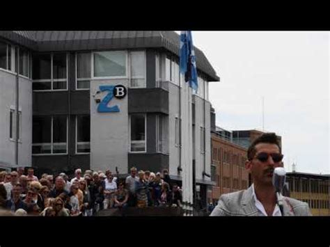 Het nummer zorgde ervoor dat de. Danny Vera//rollercoaster live Middelburg - YouTube