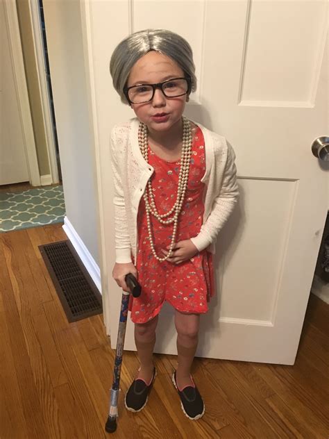 100th Day Of School Dress Like You Are 100 Years Old 👵🏼 Old Lady