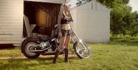 Brantley keith gilbert (born january 20, 1985) is an american country music artist from jefferson, georgia. Harley-Davidson motorcycle in SMALL TOWN THROWDOWN by ...