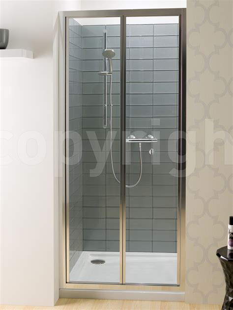 The door is made from solid vertical grain pine that delivers high quality and a rich appearance. Simpsons Edge 1000mm Bifold Shower Door