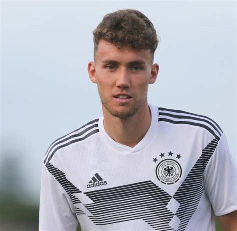 Sc freiburg luca waldschmidt to chelsea? SC Freiburg ohne Stürmer Luca Waldschmidt in der Startelf ...