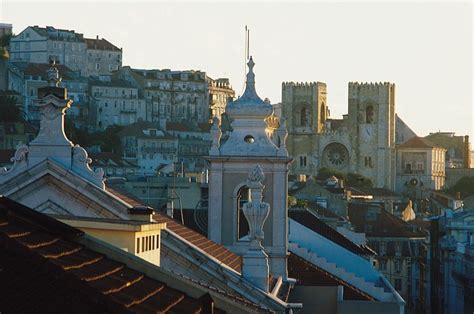 Portugália megosztja határait spanyolország (keleti és északi). Utazómajom | Top 10 látnivaló Lisszabonban, térképpel!