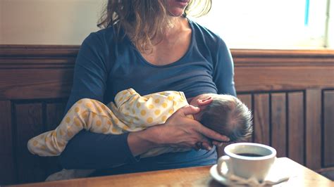 Breastfeeding In Public Tips For Nursing Mums Medela