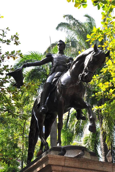 Simon Bolivar Statue Cartagena Colombia Всадники