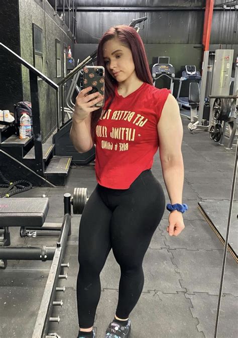 She Knows Her Way Around A Squat Rack Rthickfit