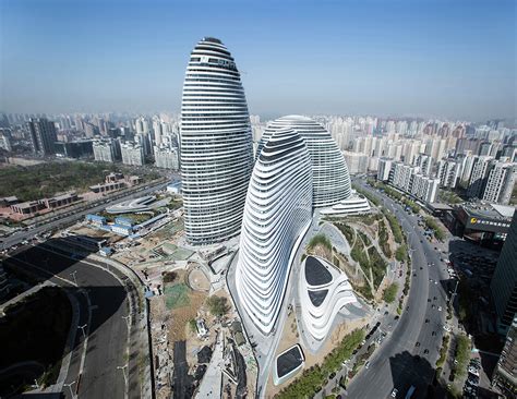 Zaha Hadids Wangjing Soho Wins Emporis Skyscraper Award