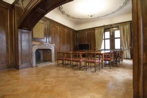 Zamek posiada 108 miejsc noclegowych w 45 pokojach (w tym pokoje tematyczne, komnata książęca). ZAMEK CZOCHA hotel Sucha noclegi wypoczynek w Polsce