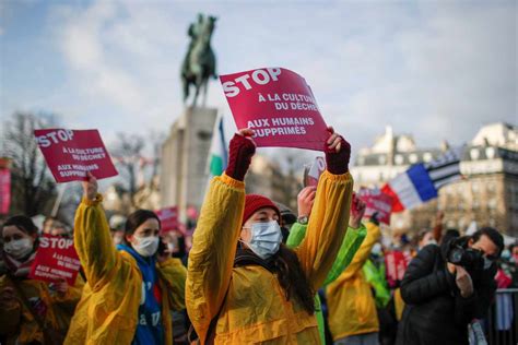 Une Manifestation Contre Lavortement Réunit Plusieurs Milliers De Personnes à Paris