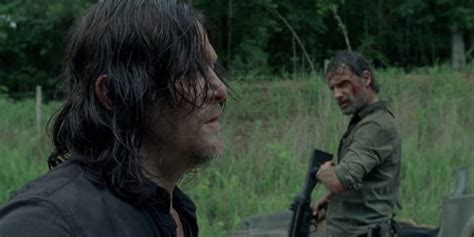 The Walking Dead Rick And Daryl Fight Fans Compare To Season 1