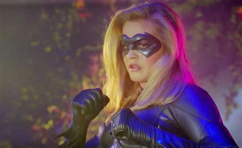 Joss Whedon Eyes Batgirl Movie Got Trailer Carls Jr Drops Sexy Ads Pm Buzz