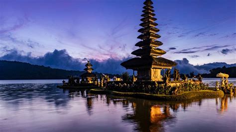 Tempat Wisata Eksotis Di Indonesia Yang Wajib Dikunjungi Selatanmedia