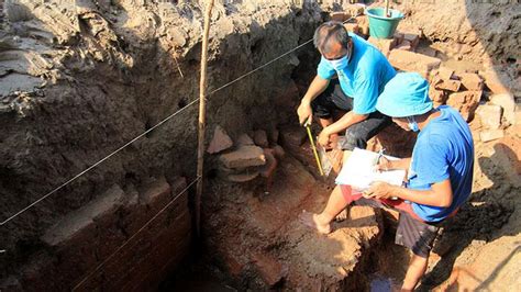 Situs Purbakala Diduga Candi Kuno Ditemukan Di Indramayu Foto Tempo Co