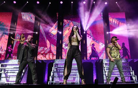 S Club 7s Comeback Tour Reviewed A Concert Worthy Of Nostalgia