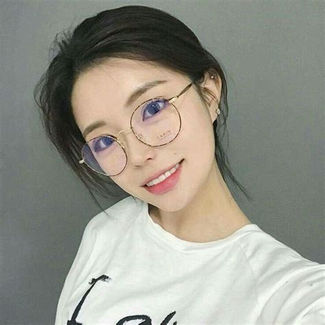 Pin De Carmen Kang Em ᎵᏂᏫᎿᏫᎦ Menina Coreana Garotas Óculos Ulzzang