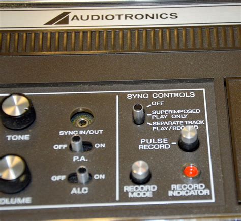 Vintage Audiotronics Classette 152s 2 Pieces 1 Powers On And 1 For