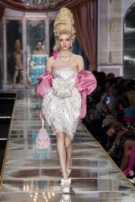 Moschino Fall 2020 Collection Moschinos Fall 2020 Runway Show At