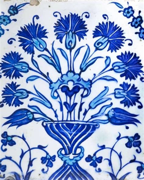 Ottoman İznik tile Iznik Tile Striped Vase Saint James Carnations