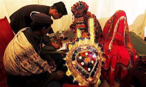 Saptapadi Sindoor And Sweets 60 Hindu Couples Tie The Knot In Mass