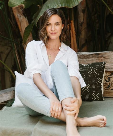 supergirl s odette annable on her most important role odette annable beautiful girl face