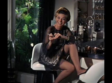 Mrs Robinson You Re Trying To Seduce Me Anne Bancroft Celebrities In Stockings Vintage