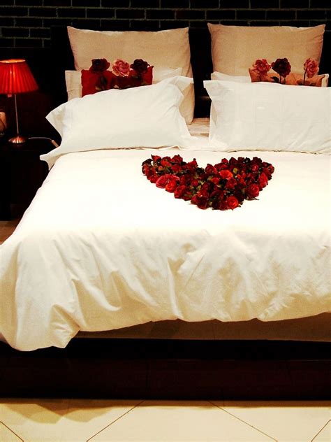 Nature or city lights may create a romantic atmosphere and provides some privacy. 10 Lovable Romantic Hotel Ideas For Him 2020