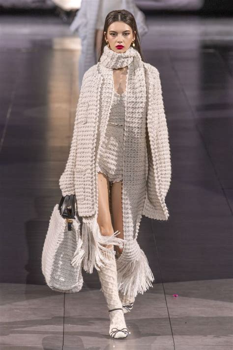 Tutte le ultime tendenze cappotti autunno inverno 2020 2021! Moda maglia inverno 2021: cosa indosseremo | DireDonna