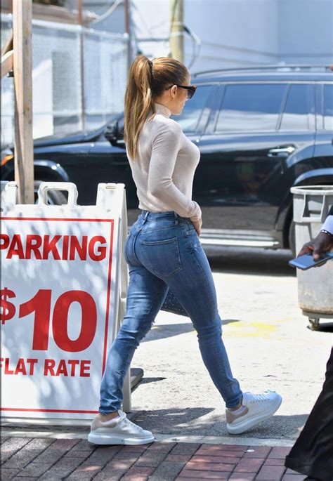 Jennifer Lopezs Big Ass In Jeans Sexygirlsinjeans