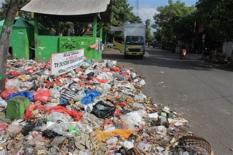 Puisi-Puisi Maftuhan; Apa itu Sampah ? - biliksantri