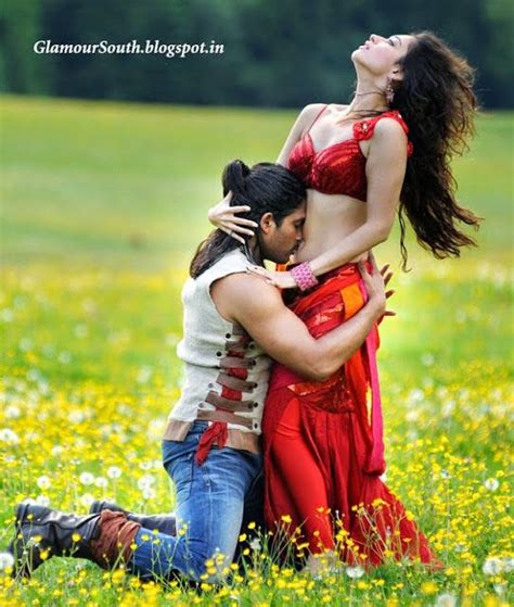 Tamanna Navel Kiss By Allu Arjun Cute Love Couple Couple Photos