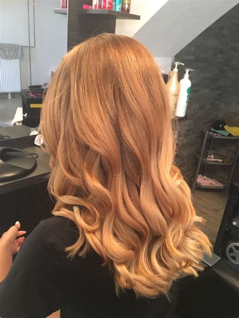 Ginger hair color is a natural yet bright shade of copper/orange red with a hint of blonde. Blonde sweeping (With images) | Ginger hair color, Hair ...