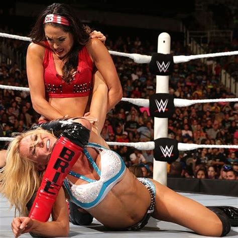 وقتی تا جاری باهم تنها میشن Women Fight Nikki Bella Brie Bella