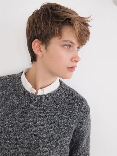 Shorter, edgier looks like these are a whole different. 21 Androgynous Haircuts for a Bold Look - Haircuts ...