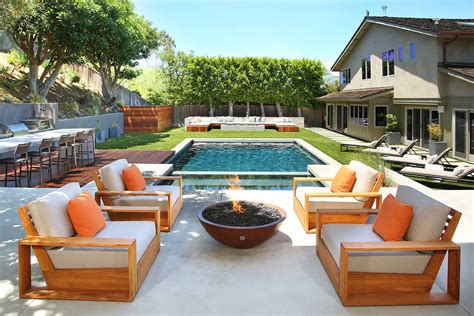 15 Breathtaking Private Swimming Pool Designs For Backyard Refreshment