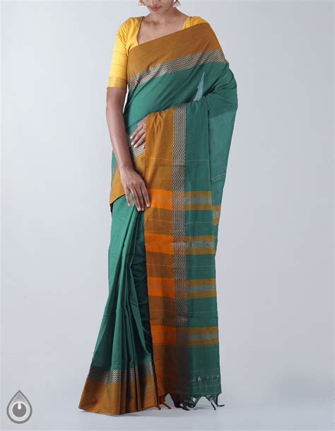 Green Pure Handloom Narayanpet Cotton Plain Sareeit Has Thread Woven