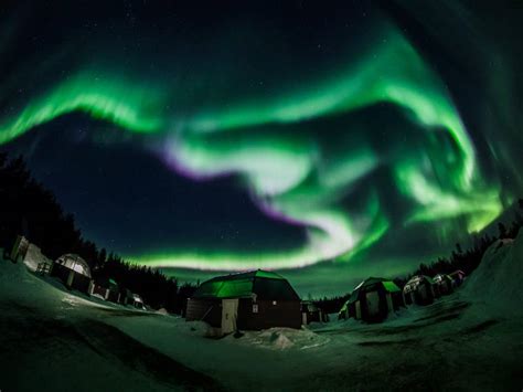 Veja O Espetáculo Da Aurora Boreal Que Ilumina O Céu Durante A Noite