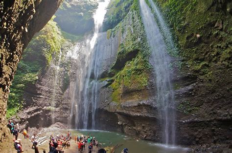 Tempat wisata di semarang satu ini merupakan destinasi wisata yang paling populer di semarang. Air Terjun Madakaripura