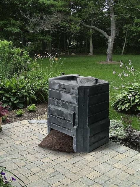Learn About This Compost Bin For The Backyard And See Other Types Of