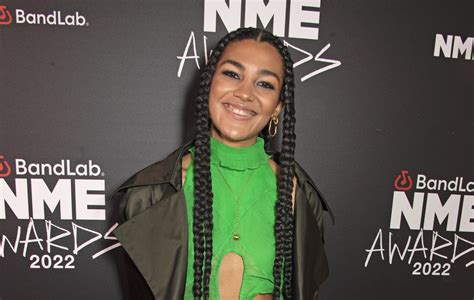 Olivia Dean Teases Debut Album At Bandlab Nme Awards 2022