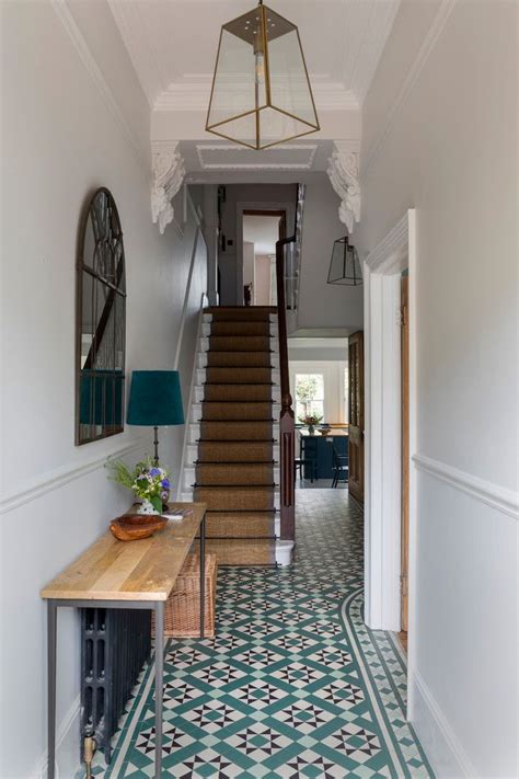Victorian homes have smaller rooms and less closet space than most modern homes. 16 Beautiful Traditional Hallway Designs You Should ...